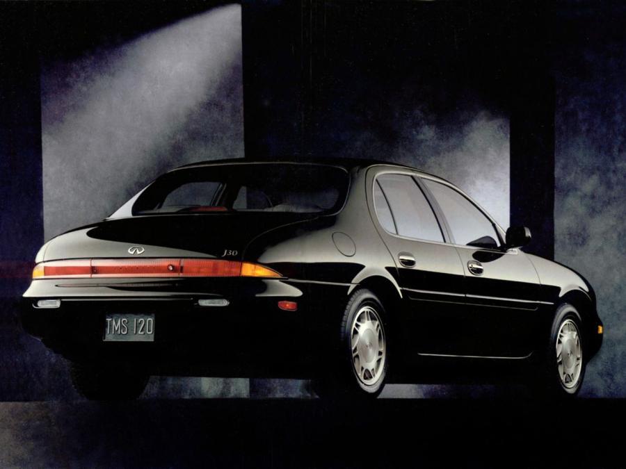  Infiniti J30 1992 года  (фото 3 из 3)